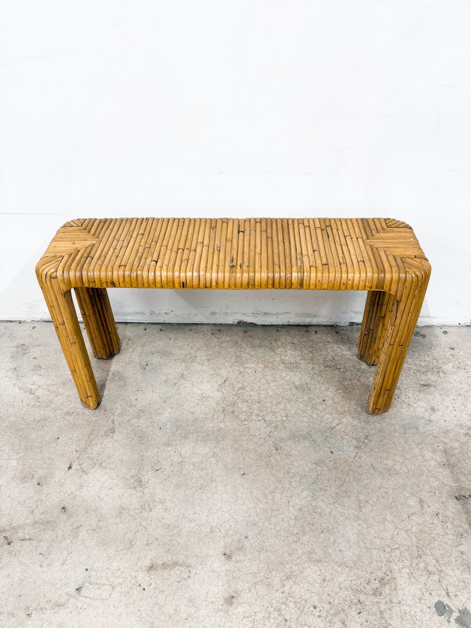 BYCRUISE × LOCKFIELD KANNON TABLE BYCRUISE × LOCKFIELD KANNON