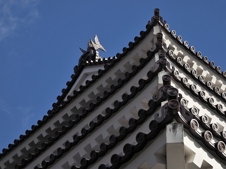 鶴ヶ城の赤瓦 - ROOF-NET ON LINE MAGAZINE