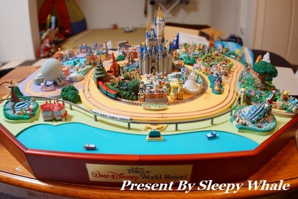 ① デアゴスティーニ ディズニーパレード ジオラマ 週刊で作る