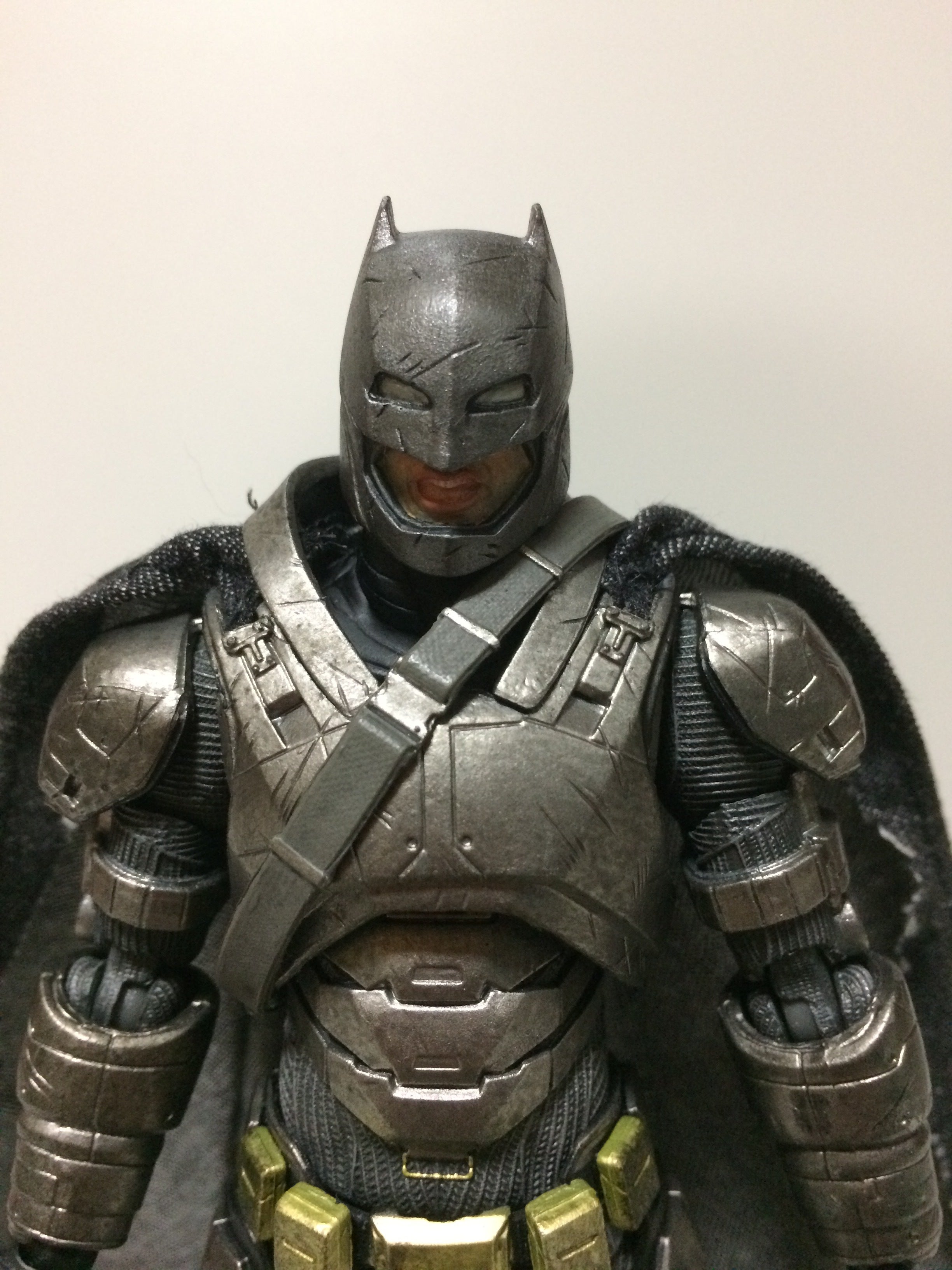 MAFEX ARMORED BATMAN（アーマードバットマン）レビュー カスタムあり