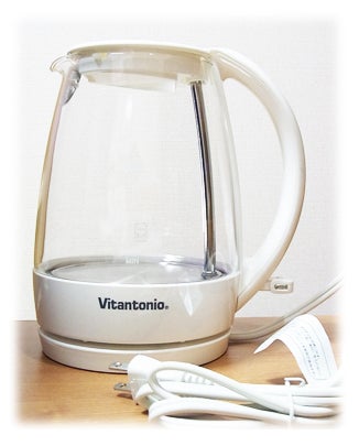 Vitantonio耐熱ガラス製電気ケトル「ガラスケトル VEK-600」／沸騰させ