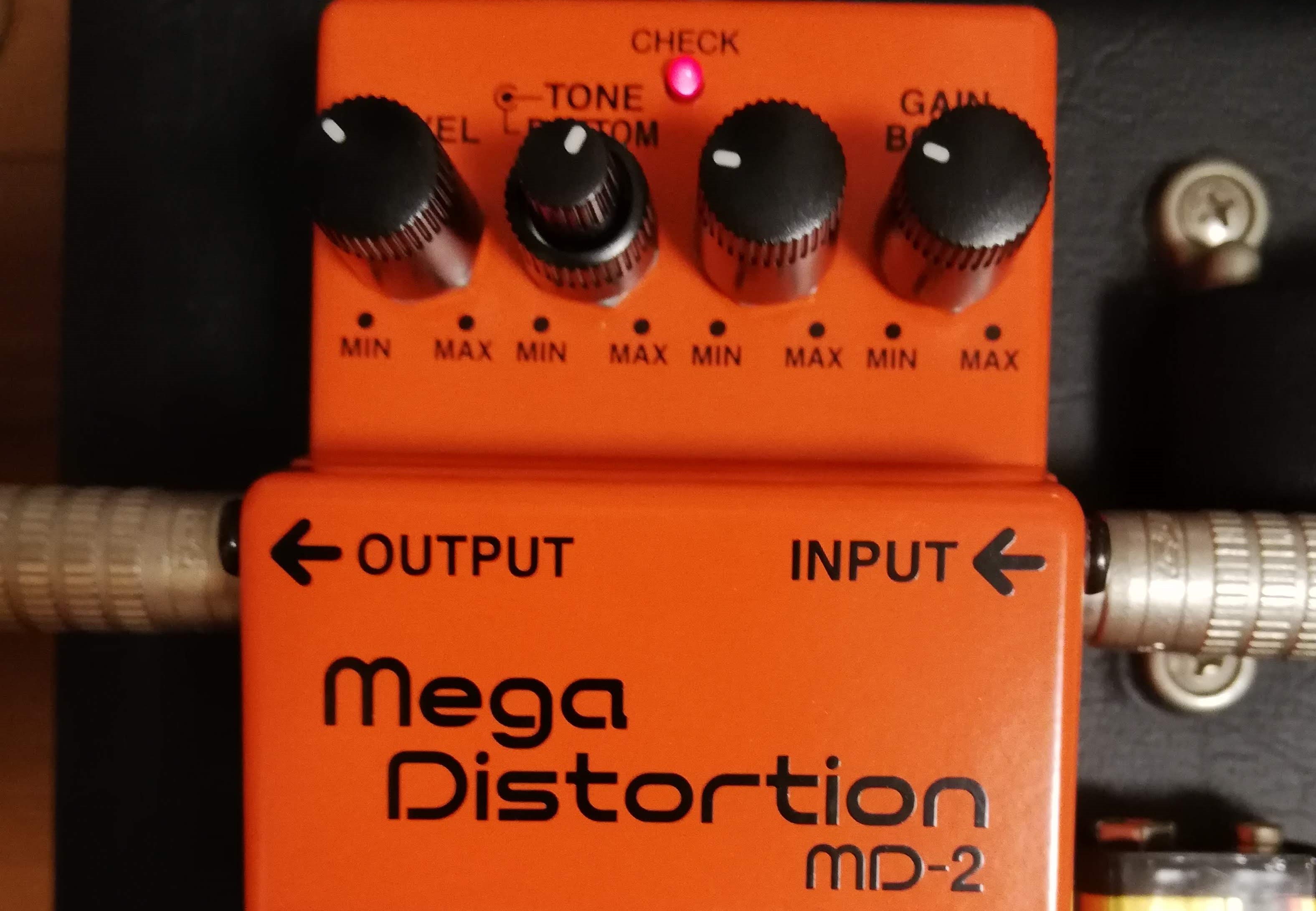 BOSSの歪み系メガディストーションMD-2を使ってみた