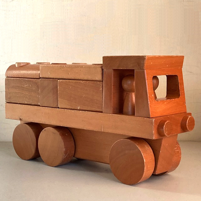 てらうちさだお 寺内定夫 木のおもちゃトラックつみき（北海道 桂