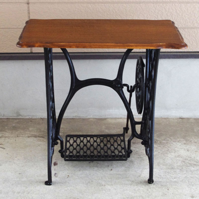 No.999 オーダーメイド 足踏みミシンの鉄脚テーブル：アンティーク