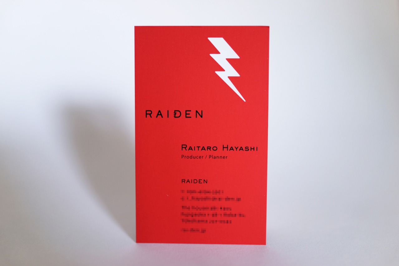 2084 外国切手 中央アフリカ ハレー彗星 金箔切手 エンボス加工印刷 未