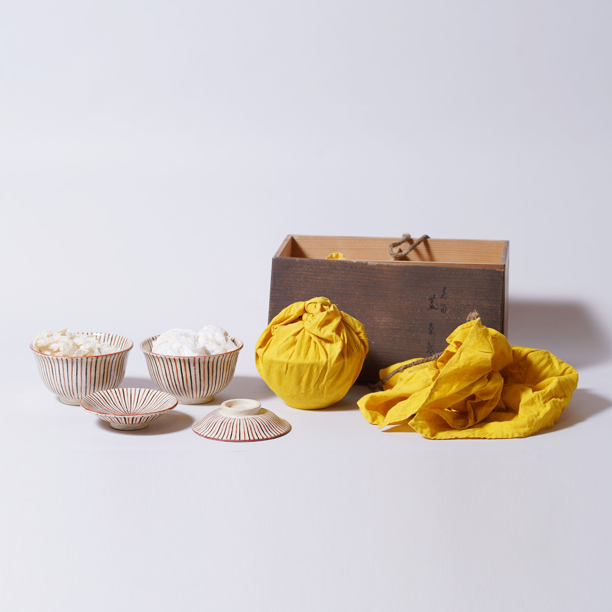 十二代 楽吉左衛門(弘入) 色絵麦藁手蓋碗 共箱 – 古美術秀岳