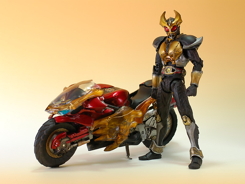 S.I.C. Vol.40 仮面ライダーアギト&マシントルネイダー Amazon.co.jp