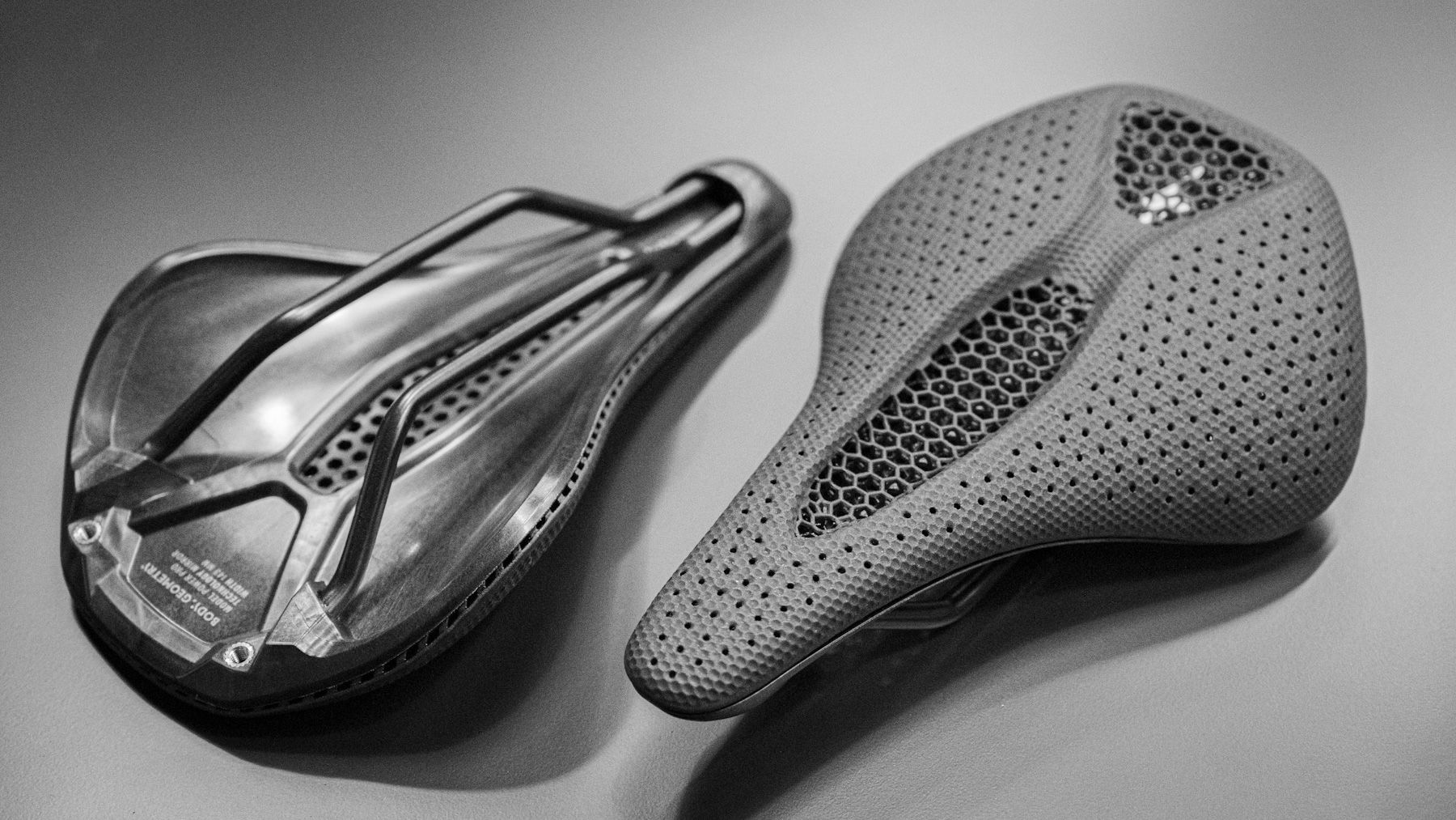 快適な座り心地、Power Mirror サドルにProグレードが登場しました