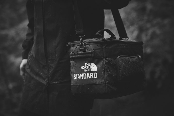 THE NORTH FACE STANDARD レコードバッグ 黒/赤 THE NORTH FACE