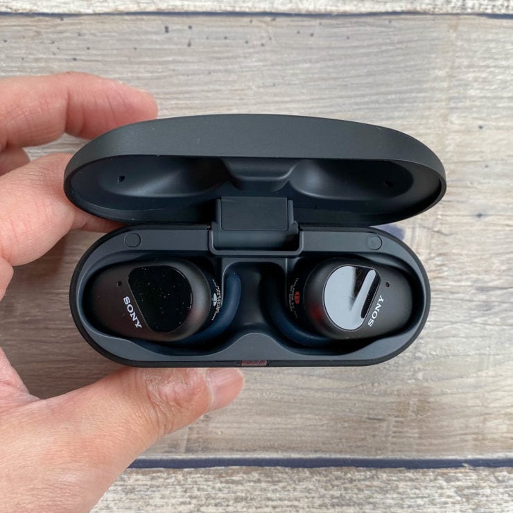 SONY WF-SP800Nレビュー】重低音とノイキャンの最強タッグ！スポーツ