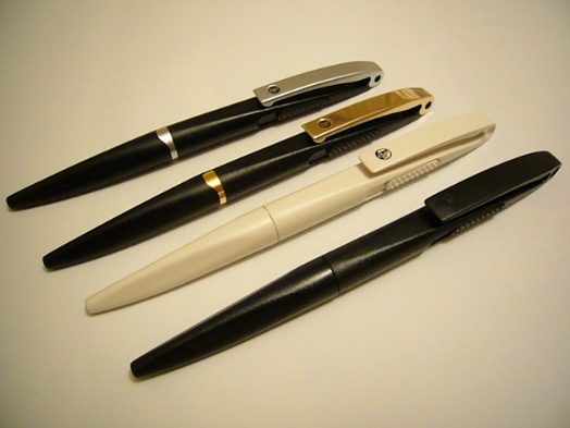 考察シリーズ⑧ペリカン・コラーニモデル（コンビ）