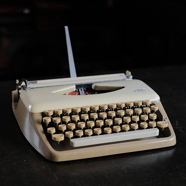完動品】TRIUMPH Tippa タイプライター（ドイツ製）ケース付き 完動品