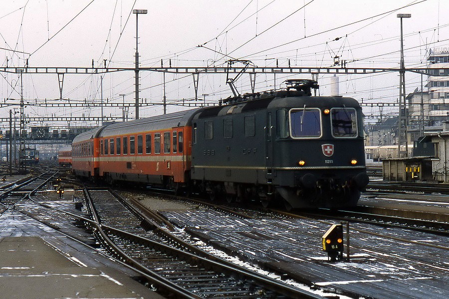 HOゲージ メトロポリタン製SBB Re 4/4 10020号機 HOゲージ