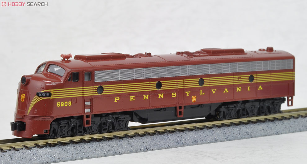 アメリカ型ディーゼル機関車3両と貨物25両(外国車輌)｜売買され