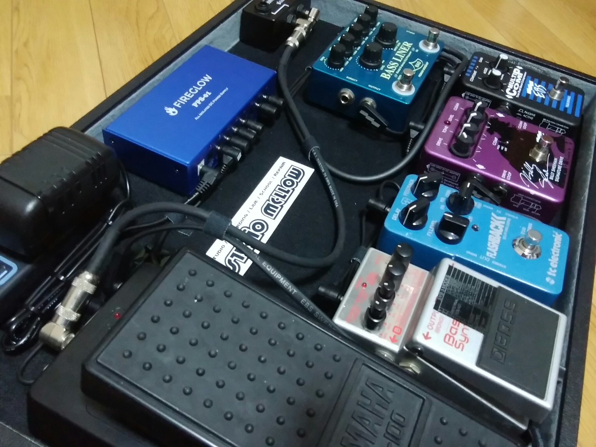 エフェクター ペダルボード パッチケーブル大量まとめ キレイに