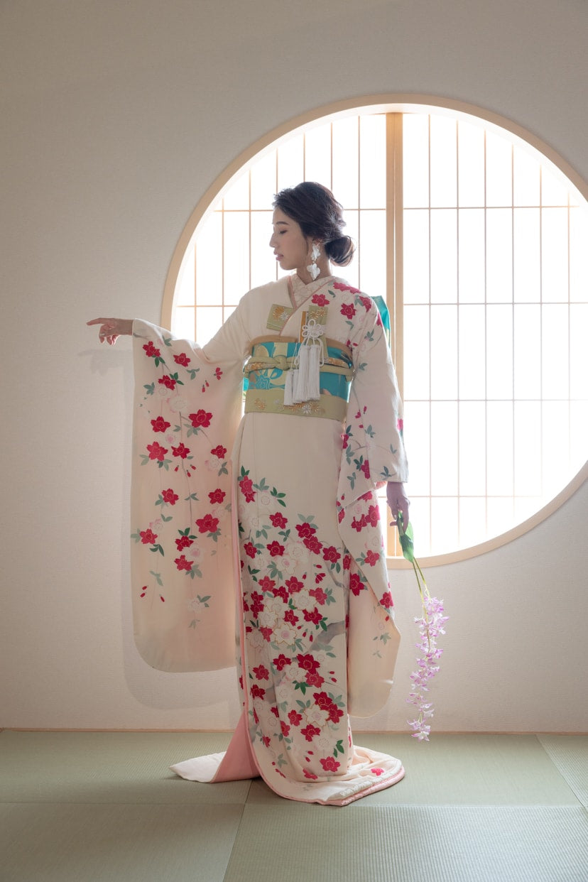 引き振袖・白桜｜白無垢・色打掛レンタルなら結婚式着物専門の【THE