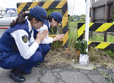 60年の時を越え 逗子警察署が慰霊式 | 逗子・葉山 | タウンニュース