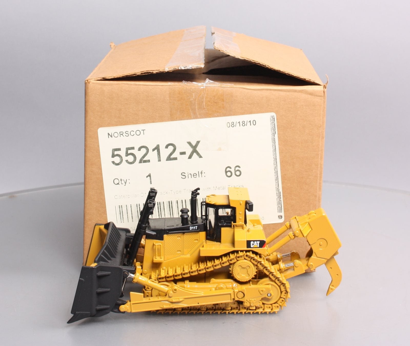 Norscot 55212 1:50 Caterpillar D11T Assembled Track-Type Tractor