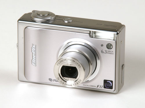 FUJIFILM FinePix F11 シルバー Fujifilm Finepix F11 Review