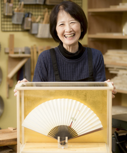 ガラスケースにこめた想い | うちだケース 人形ケース オーダーメイド