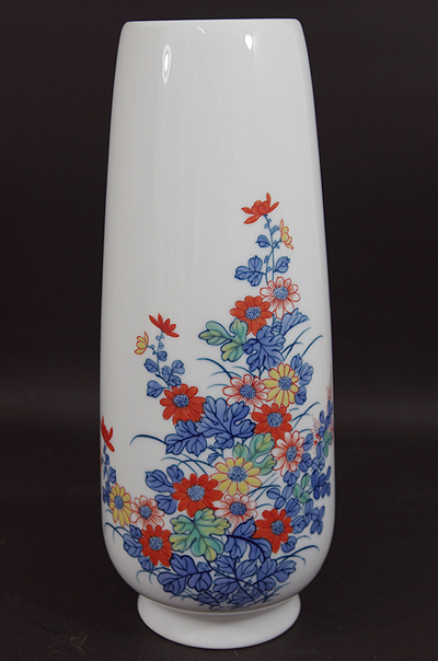 期間特別値下げ】色鍋島の伝統 伊万里色鍋島 市川忠山作 染錦花地紋 大