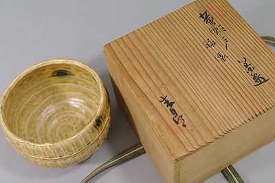 初代 加藤春鼎作 黄瀬戸 福俵茶碗 【器道楽】