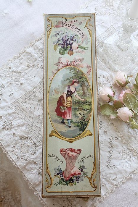 フランスアンティーク A LA VIOLETTE モード コルセットの古い紙箱