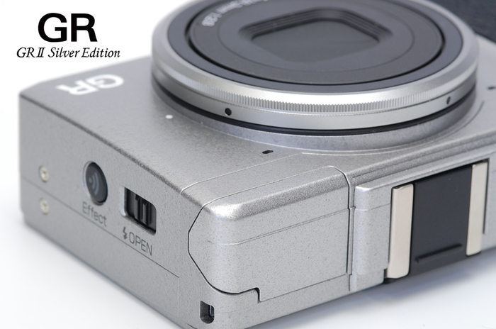 カメラの八百富｜創立80周年記念 RICOH 「GR II Silver Edition」が