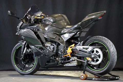 Kawasaki タンクとサイドカバーセット Ninja ZX-25R タンクサイド
