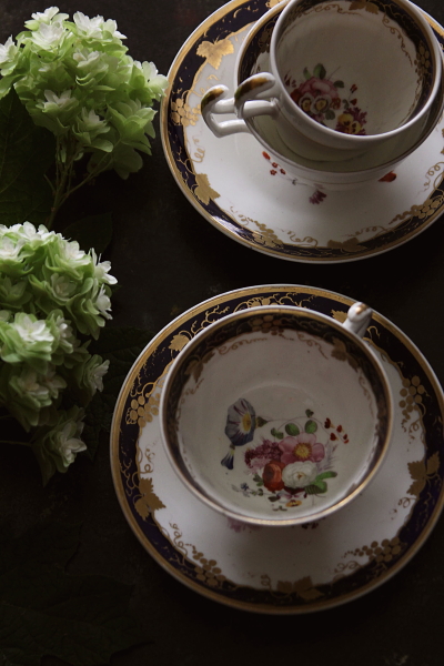 アンティークティーカップ＆ソーサー トリオ イギリス ヴィクトリアン