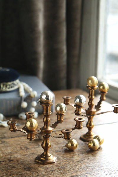 イギリス】ヴィンテージ キャンドルホルダー ブロンズ ゴールド3灯