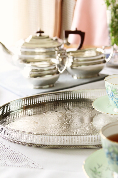 英国】ビクトリアン ギャラリートレー 40cm 装飾フット 英国