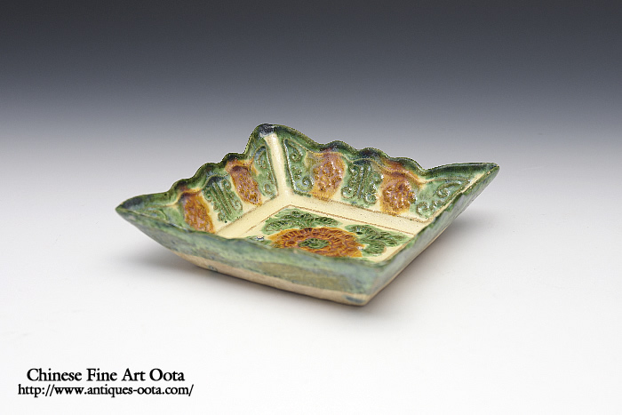 希少 遼代 三彩八角盤 清朝期 粉彩花の図 輪花台皿 中国古玩 中国美術