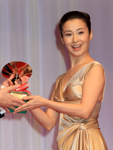 asahi.com（朝日新聞社）：ジュエリーベストドレッサー賞に武井咲