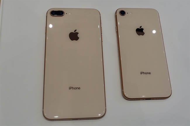 iPhone 8 ゴールド 背面ひび割れあり iPhone 8 Gold 64 GB 画面割れ