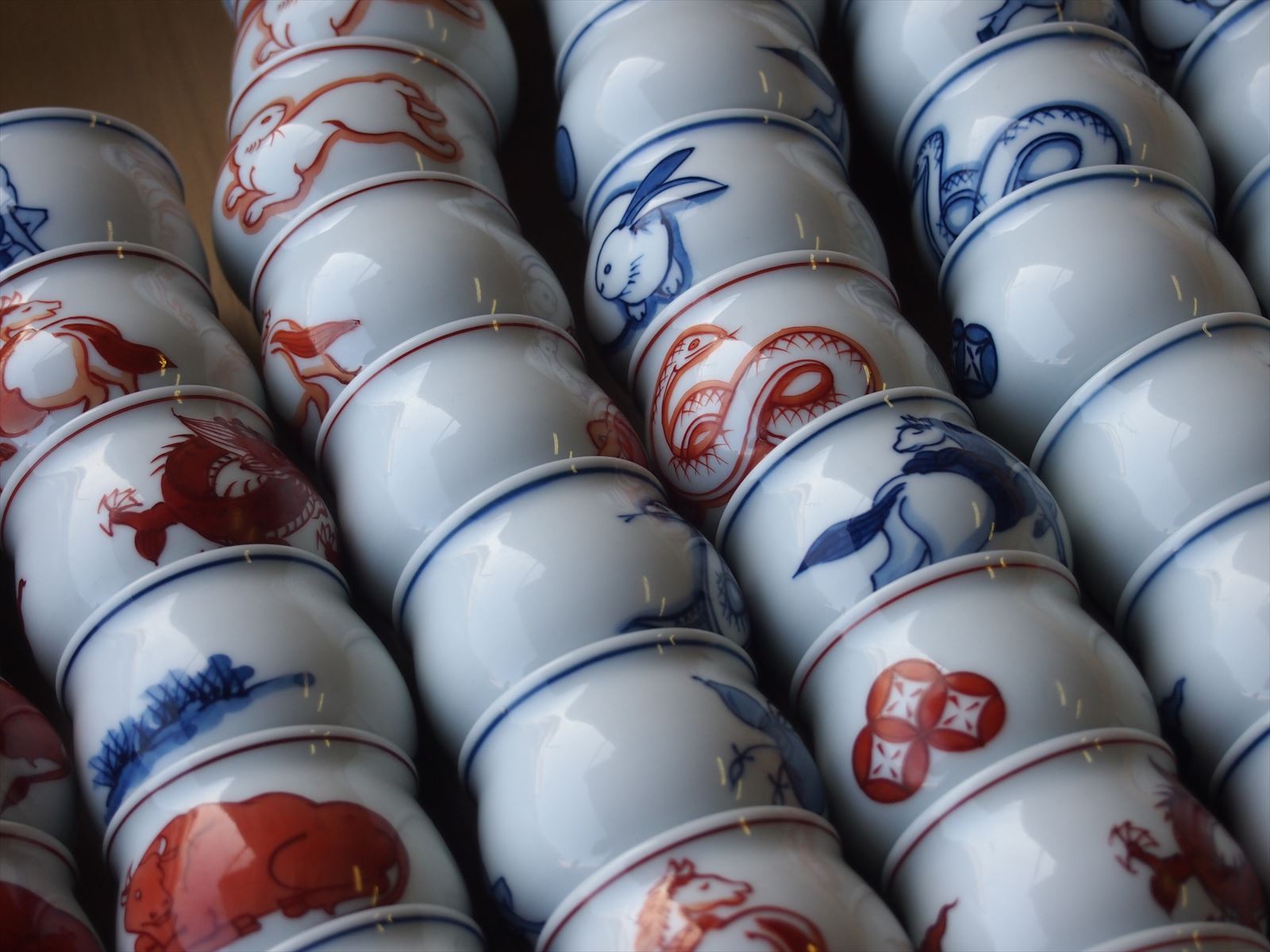 源右衛門】古伊万里の伝統 日本の名窯 舘林源右衛門作 染錦亀甲松絵