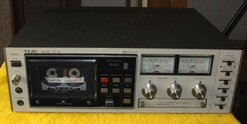 TEAC ティアックF-200カセットデッキ 昭和レトロ 中古動作確認済み現状