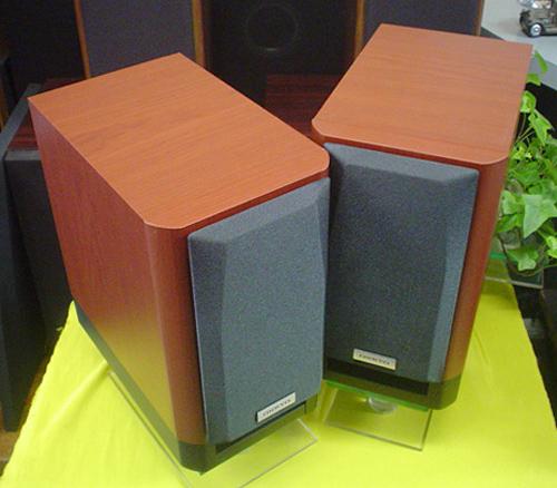 ONKYO/コンパクトサイズ・スピーカー『D-55EX』