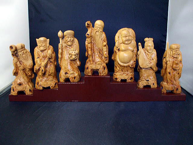 ☆中国美術工芸品 6人の仙人像 天然木手彫り彫刻 台座付き