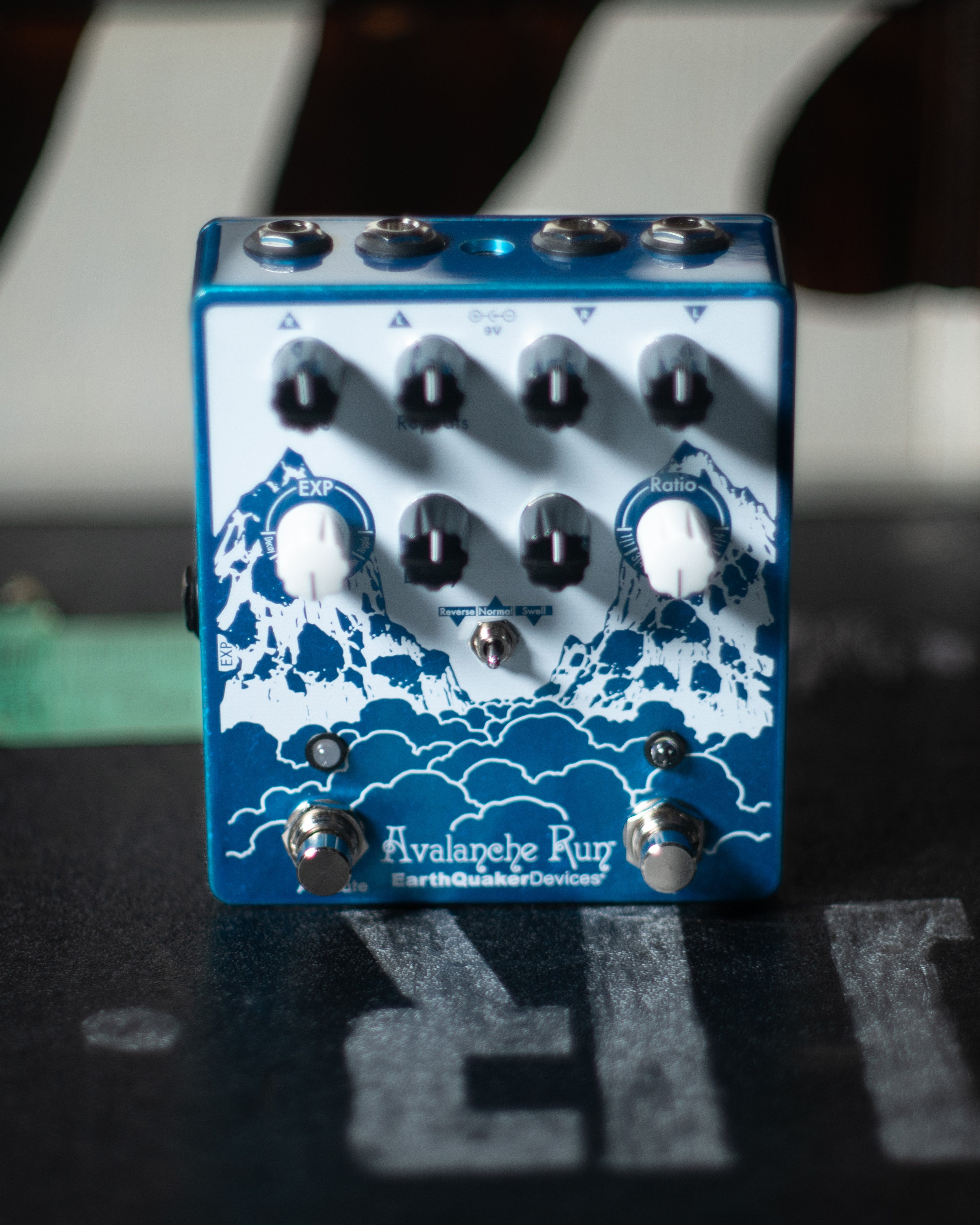 ギター Avalanche Run V2 EarthQuaker Devices Amazon.com