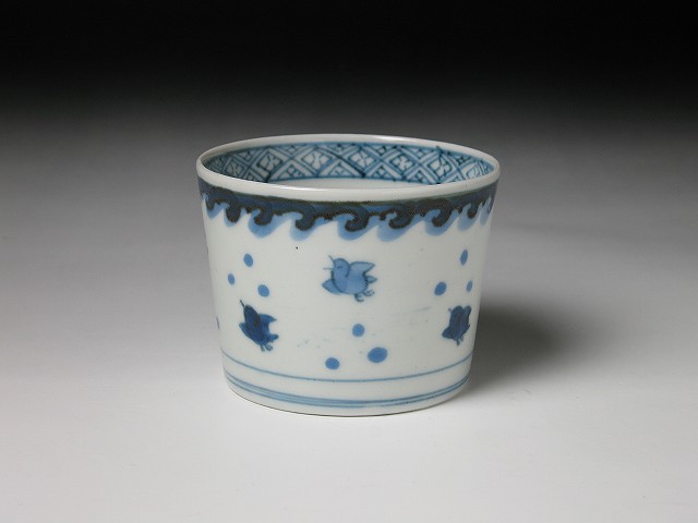 古伊万里 雲鶴文蕎麦猪口 伊万里 染付雲鶴文そば猪口 – 古美術西川