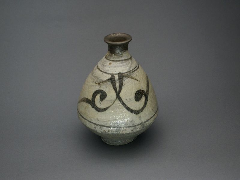 李朝、雲竜図 特大徳利。特製木箱。 李朝、雲竜図 特大徳利。特製木箱