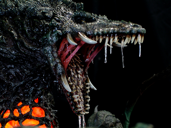 海洋堂】 ビオランテ 電飾＆ジオラマ 完成品