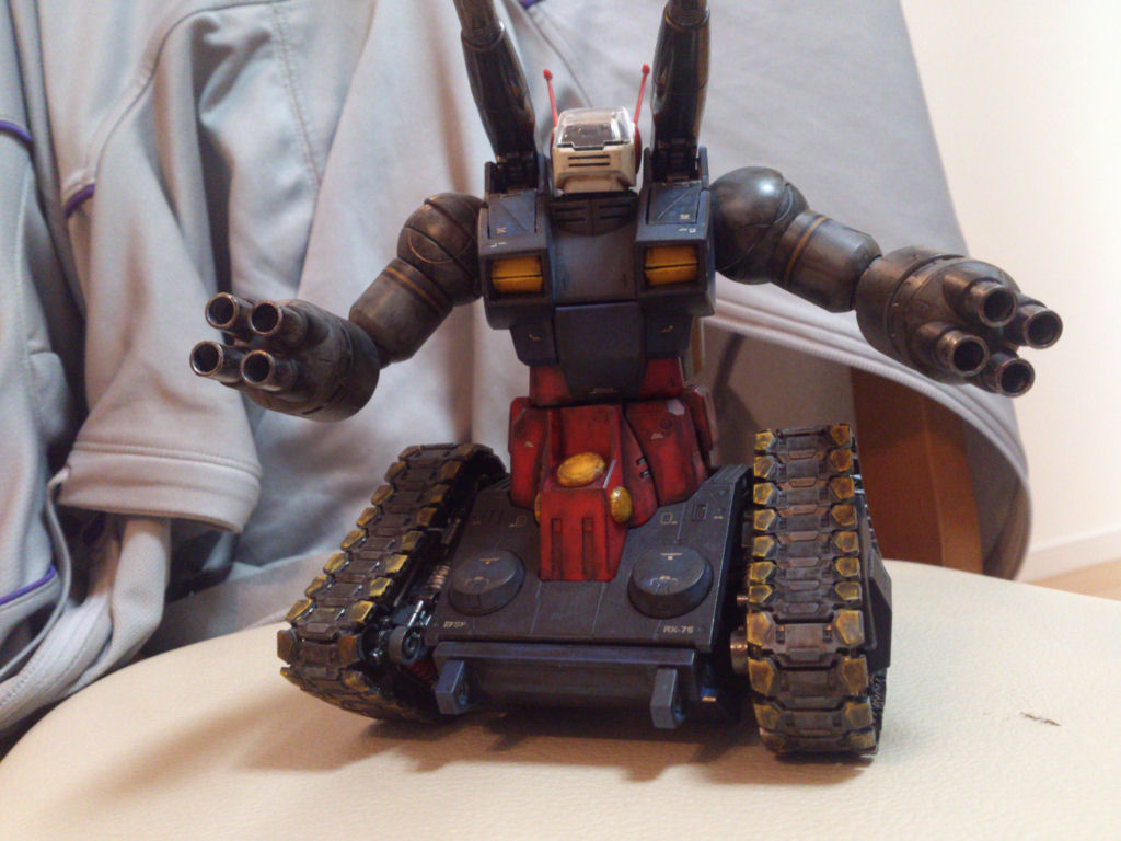 1/100 MG RX-75 Guntank: Heavy Weathered w/LEDs (Cockpit