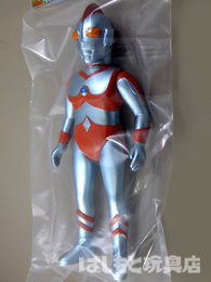 やまなや 銀河連邦シリーズ ウルトラマン Aタイプ 全身発光 蓄光