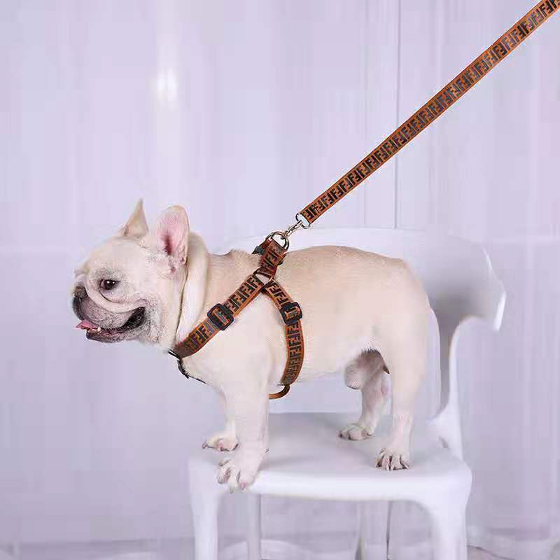 fendi ブランド 犬用品 ペットグッズ フェンディ 犬の首輪 ハーネス