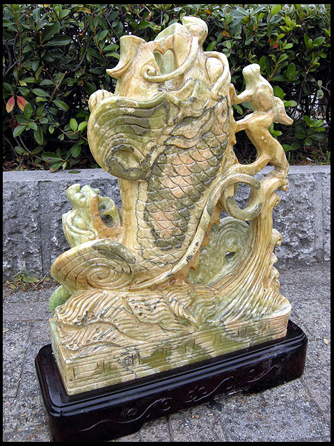 翡翠龍カービング彫刻