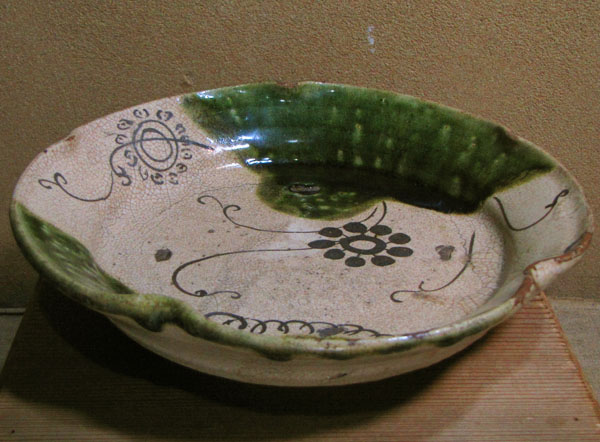 品物詳細（大きめ青織部花文平鉢）｜古美術 哲で扱っている各種古美術