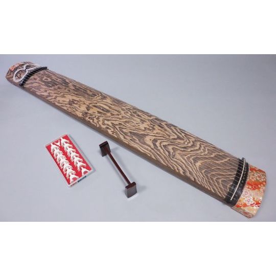 引き取り限定☆琴2点☆名古屋市守山区☆木製琴 13弦 伝統的デザイン