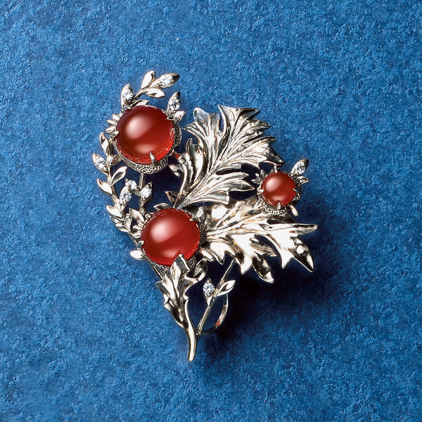 マ*ニ様 アンティーク 深い赤のガラスのブローチ ヴィンテージ マ*ニ様